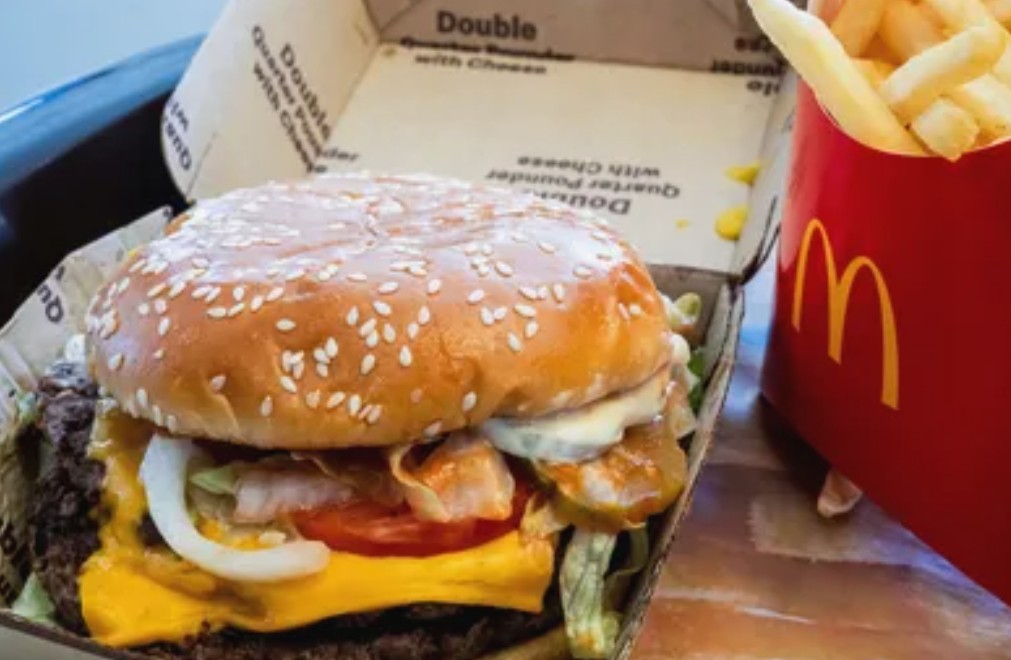 McDonald’s Hadapi Gugatan Hukum Terkait Penggunaan Sistem Harga Menu Berbasis AI