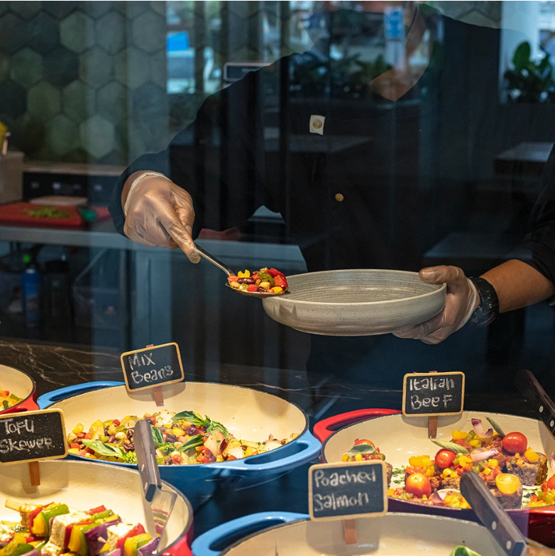 Pengalaman Meracik Sendiri Makanan di Terra Wellness Eatery