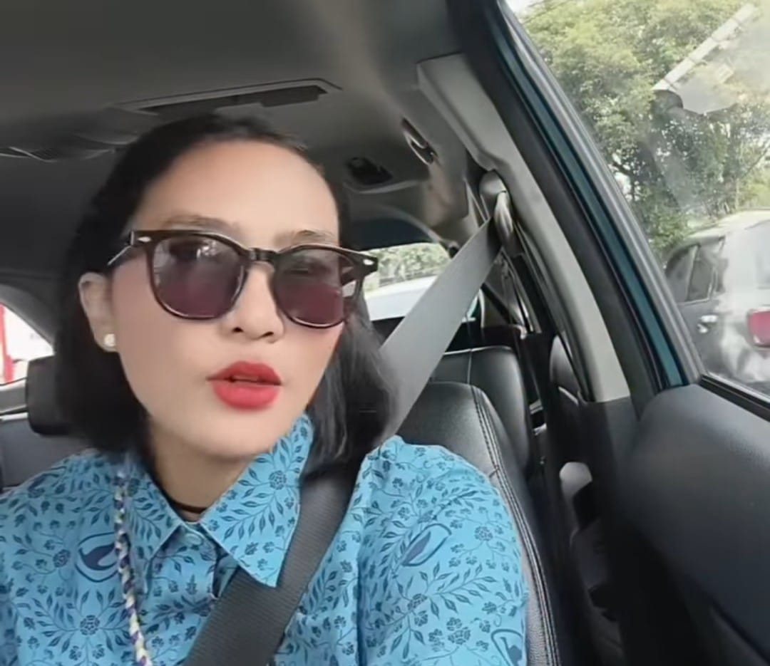 Kisah Single Mom Dian Puspa Sari, Jadi Sopir Taksi Hidupi Tujuh Anak