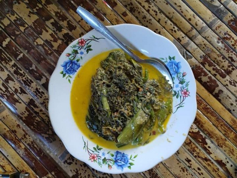 Seru, Makan Cacing Laut Satu Tahun Sekali