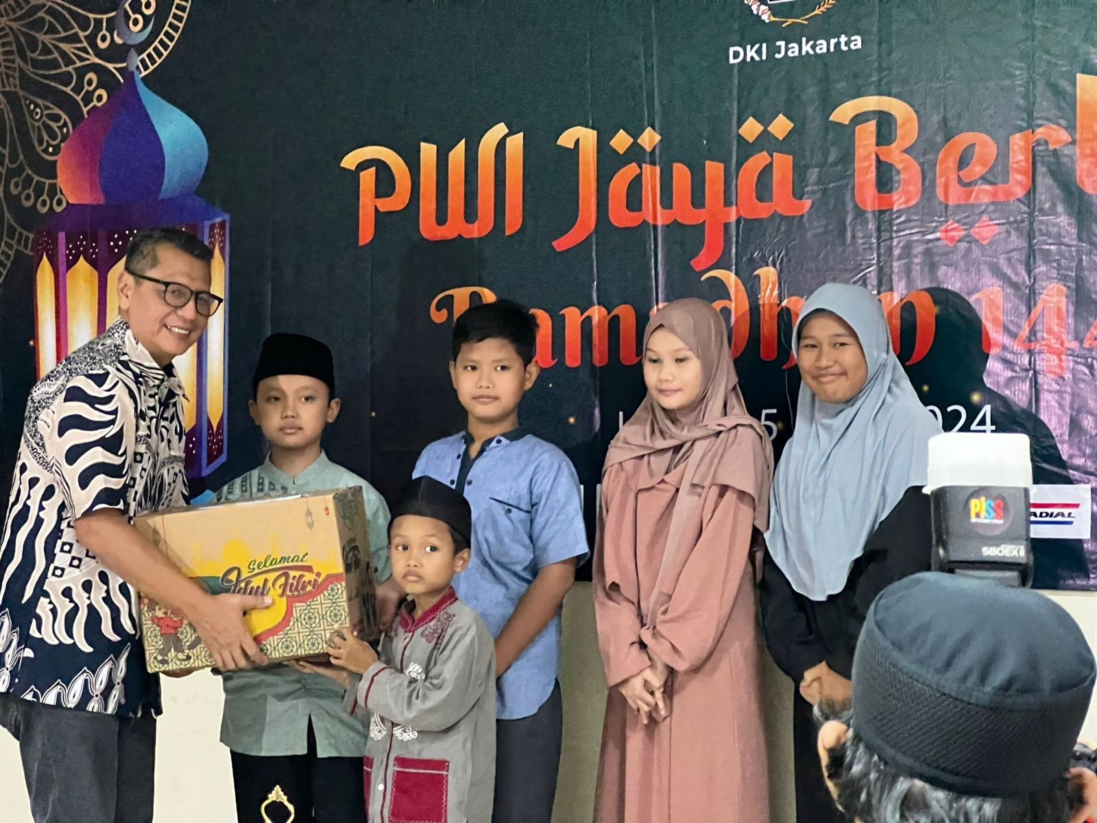 Giliran PWI Jaya Berbagi untuk Dhuafa dan Warakawuri