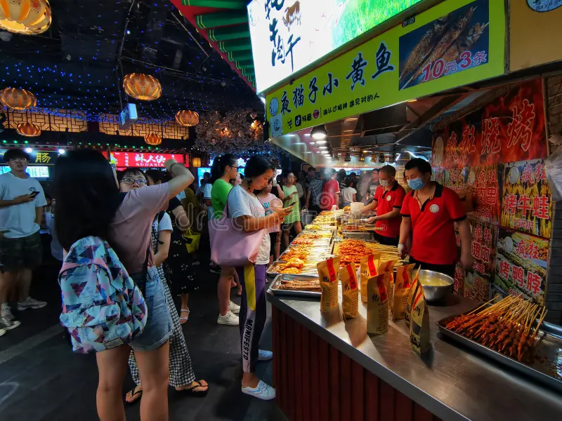 Biaya Jajan Masyarakat China Tembus Rp 7.800 Triliun Setahun